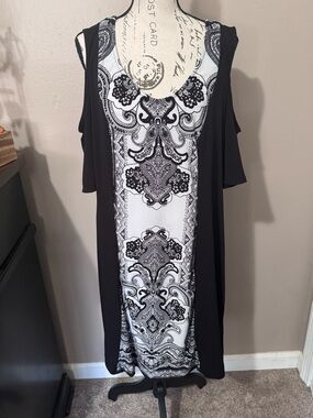 Black & White Paisley Cold-Shoulder Women's Dress